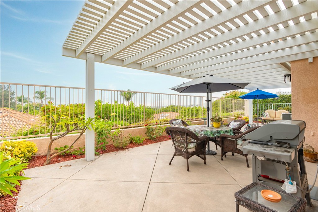 21511 Canaria Mission Viejo, CA 92692 - Photo 40 of 62 Home is up above homes behind you for extra privacy & a lil view!