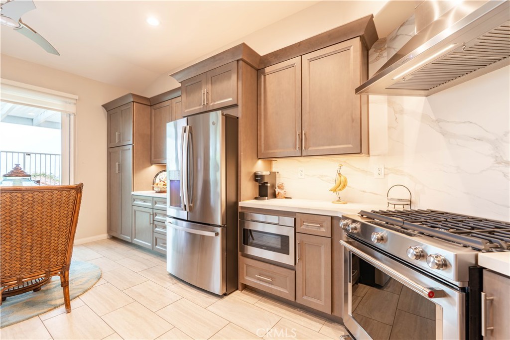 21511 Canaria Mission Viejo, CA 92692 - Photo 7 of 62 Beautifully remodeled kitchen