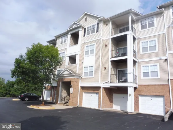 $2,000 | 19611 Galway Bay Circle, Unit 102, Germantown, MD 20874