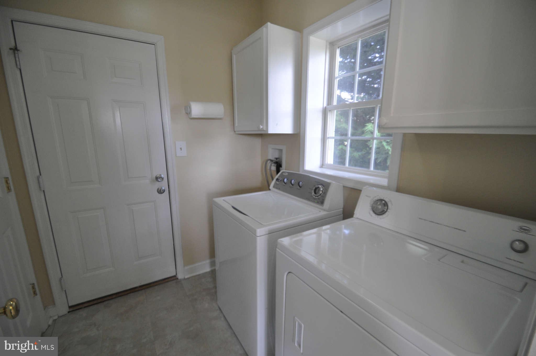 17531 Country View Way Mount Airy, MD 21771 - Photo 30 of 30 Laundry Room connects to Kitchen and Garage
