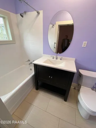 $1,725 | 215 Versailles Boulevard, Unit 3, Lafayette, LA 70501