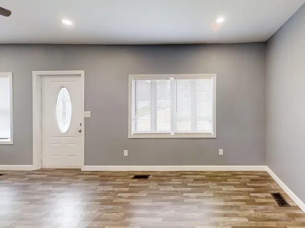 $2,700 | 5 Alder Street, Unit 5, Dracut, MA 01826