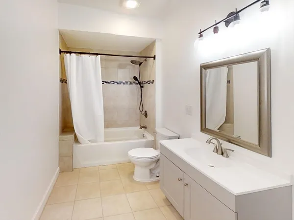 $2,700 | 5 Alder Street, Unit 5, Dracut, MA 01826