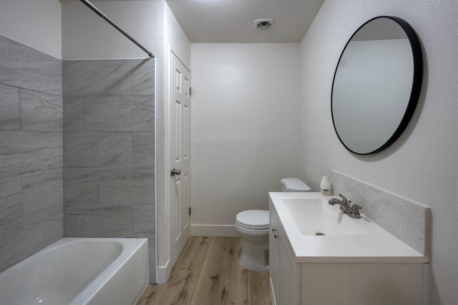 29531 Morgan Canyon Road Prather, CA 93651 - Photo 23 of 45 2nd full bathroom