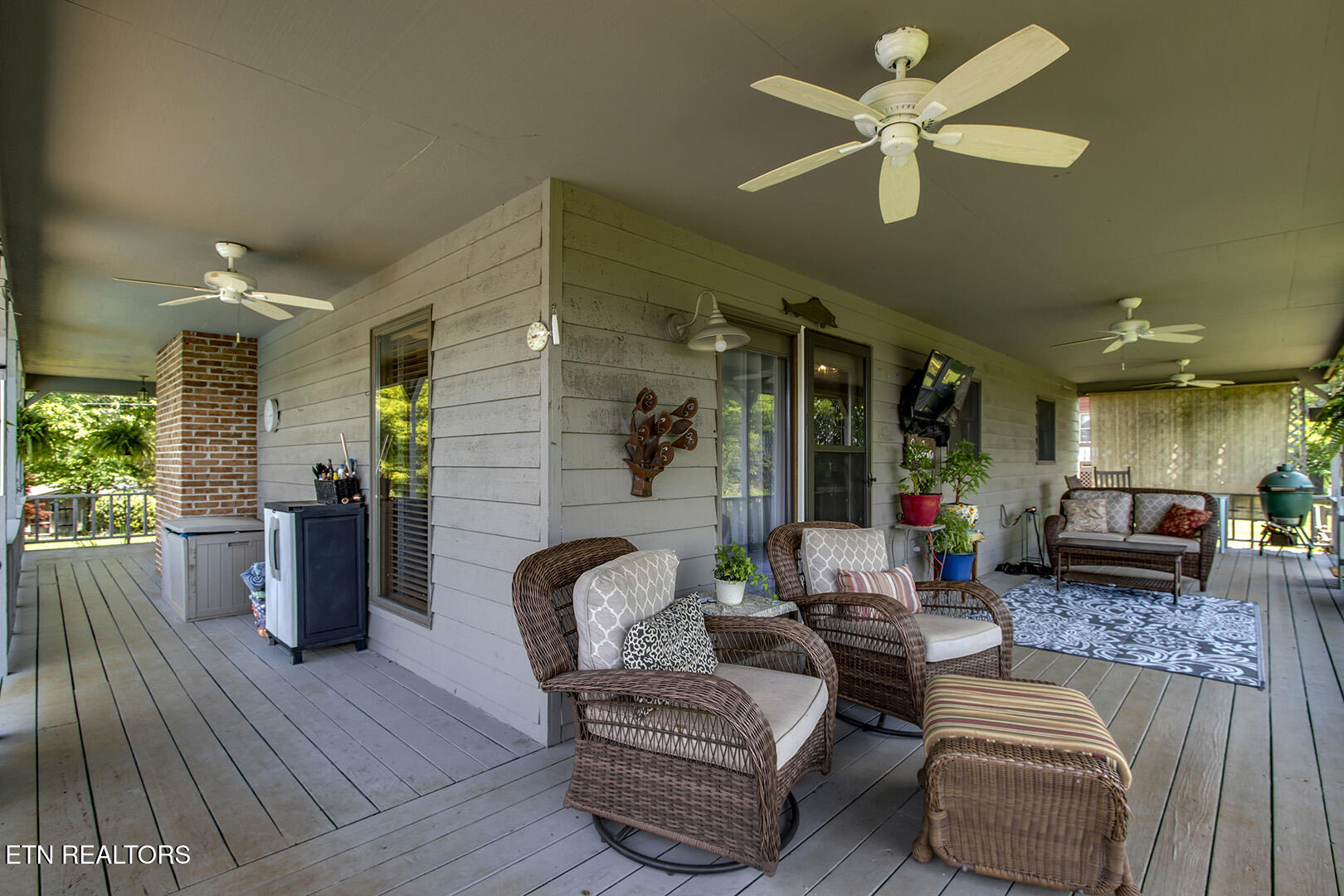 132 Morris Road Kingston, TN 37763 - Photo 37 of 60 37_MorrisLane_132_SidePorch-BackPorch