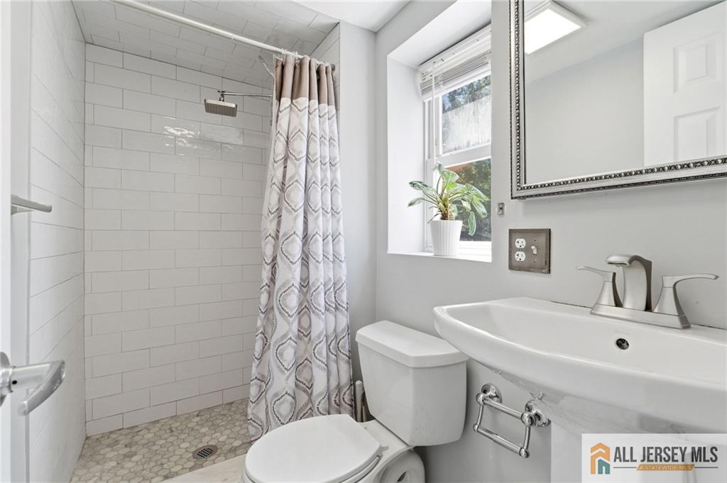 205 New Dover Road Colonia, NJ 07067 - Photo 30 of 54