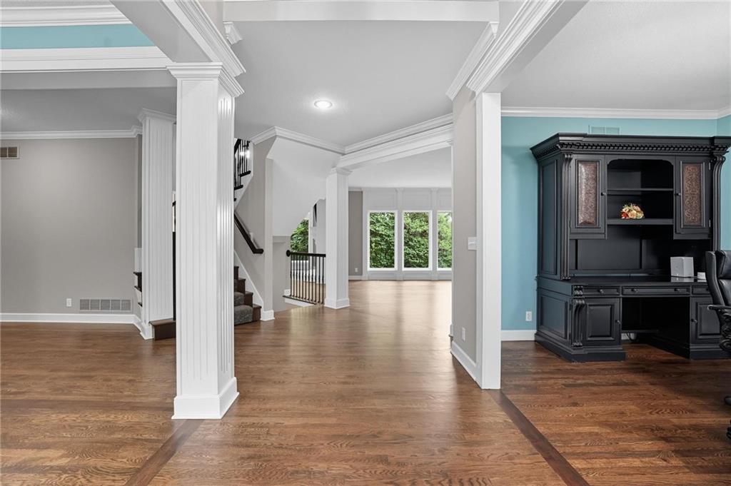 7005 Barth Road Shawnee, KS 66226 - Photo 3 of 71