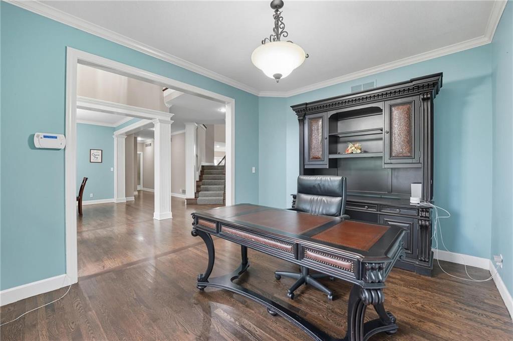 7005 Barth Road Shawnee, KS 66226 - Photo 5 of 71