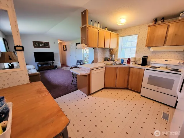 $284,500 | 40838 Porcupine Bay Road, Davenport, WA 99122