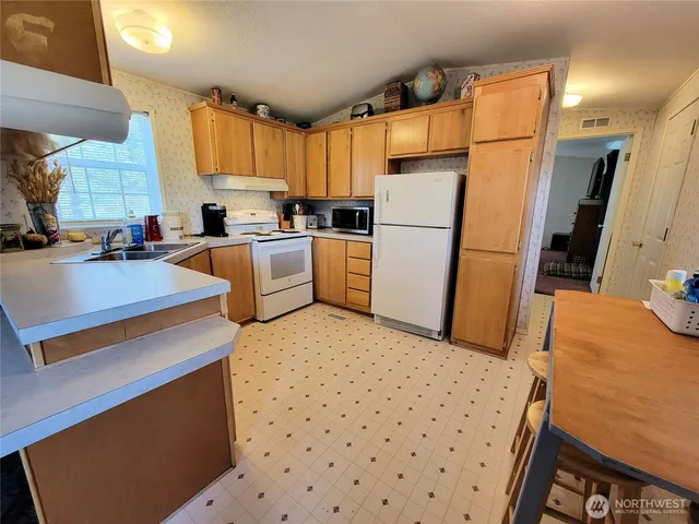 $284,500 | 40838 Porcupine Bay Road, Davenport, WA 99122