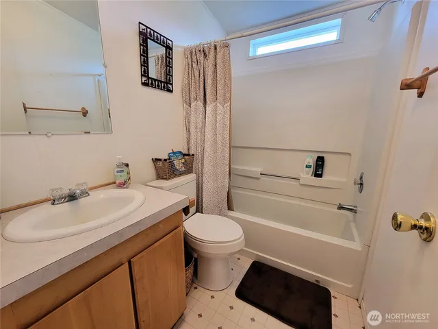 $284,500 | 40838 Porcupine Bay Road, Davenport, WA 99122