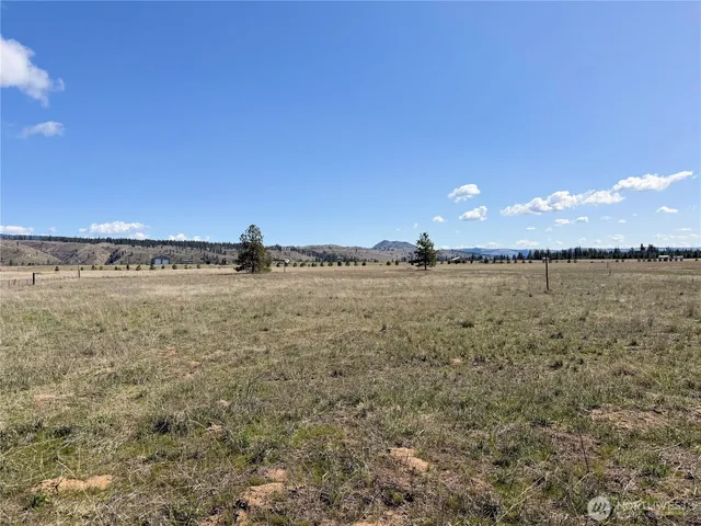 $284,500 | 40838 Porcupine Bay Road, Davenport, WA 99122