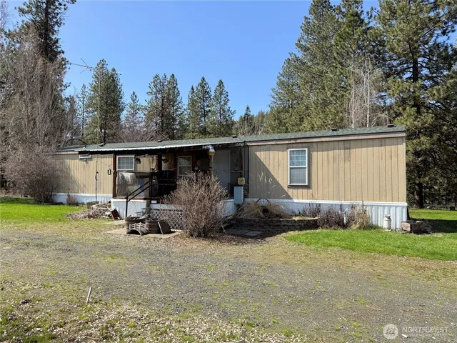 $284,500 | 40838 Porcupine Bay Road, Davenport, WA 99122