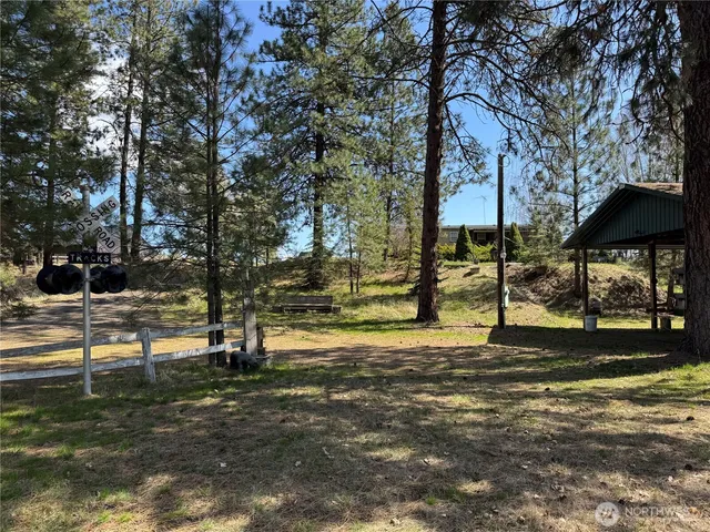 $284,500 | 40838 Porcupine Bay Road, Davenport, WA 99122