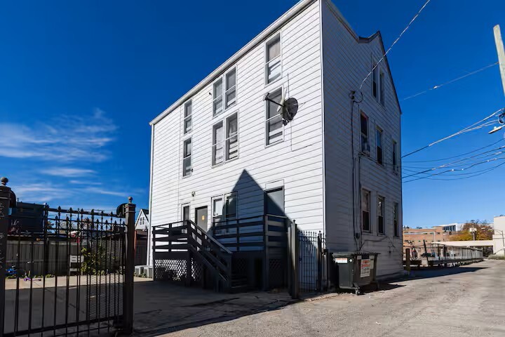 3614 West George Street, Unit 2R Chicago, IL 60618 - Photo 1 of 1