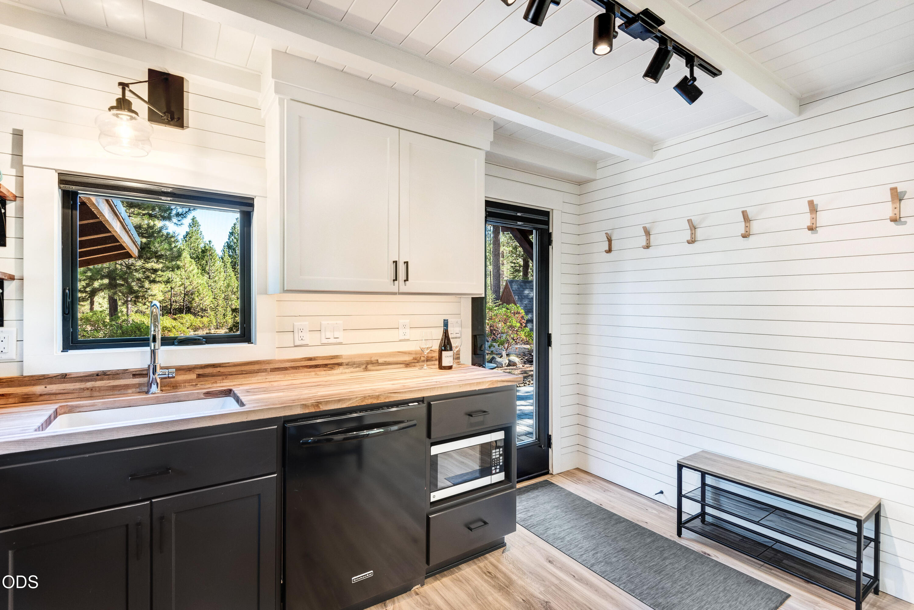 61579 Boulder Road Bend, OR 97703 - Photo 14 of 34