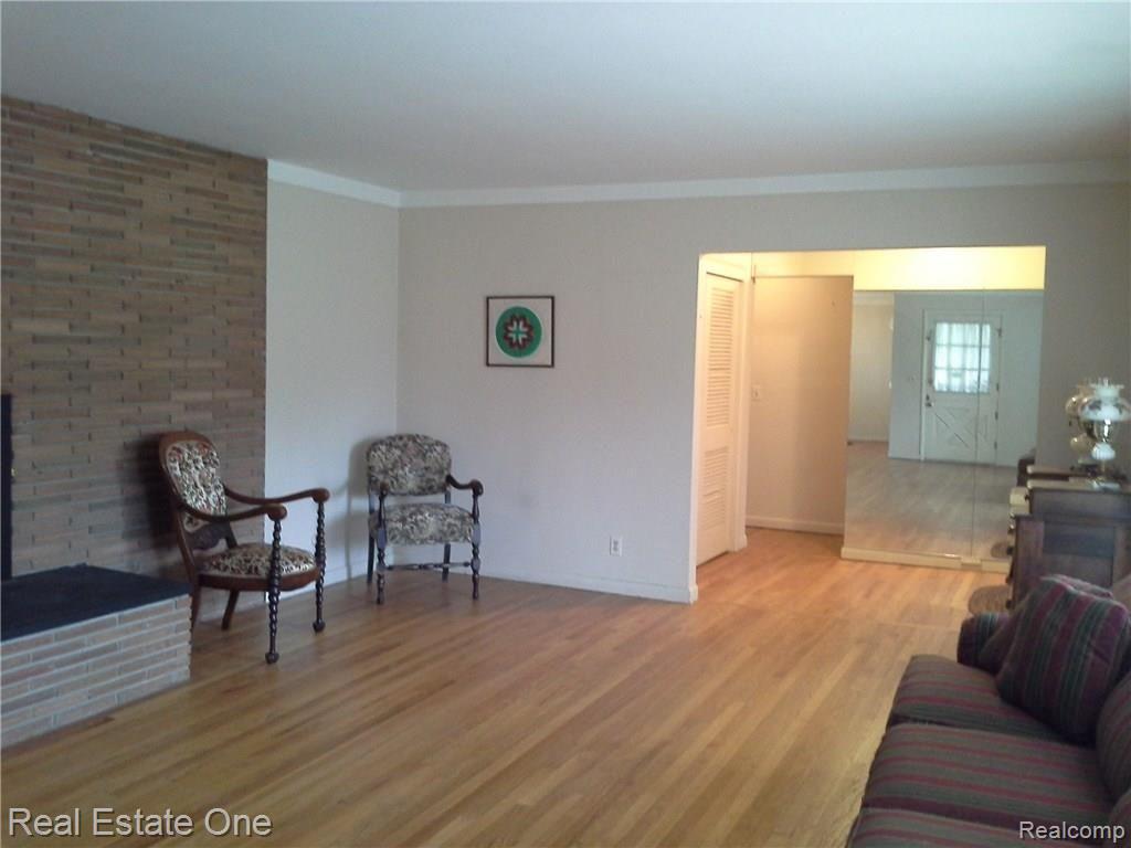 36900 West Eleven Mile Road Farmington, MI 48331 - Photo 8 of 70