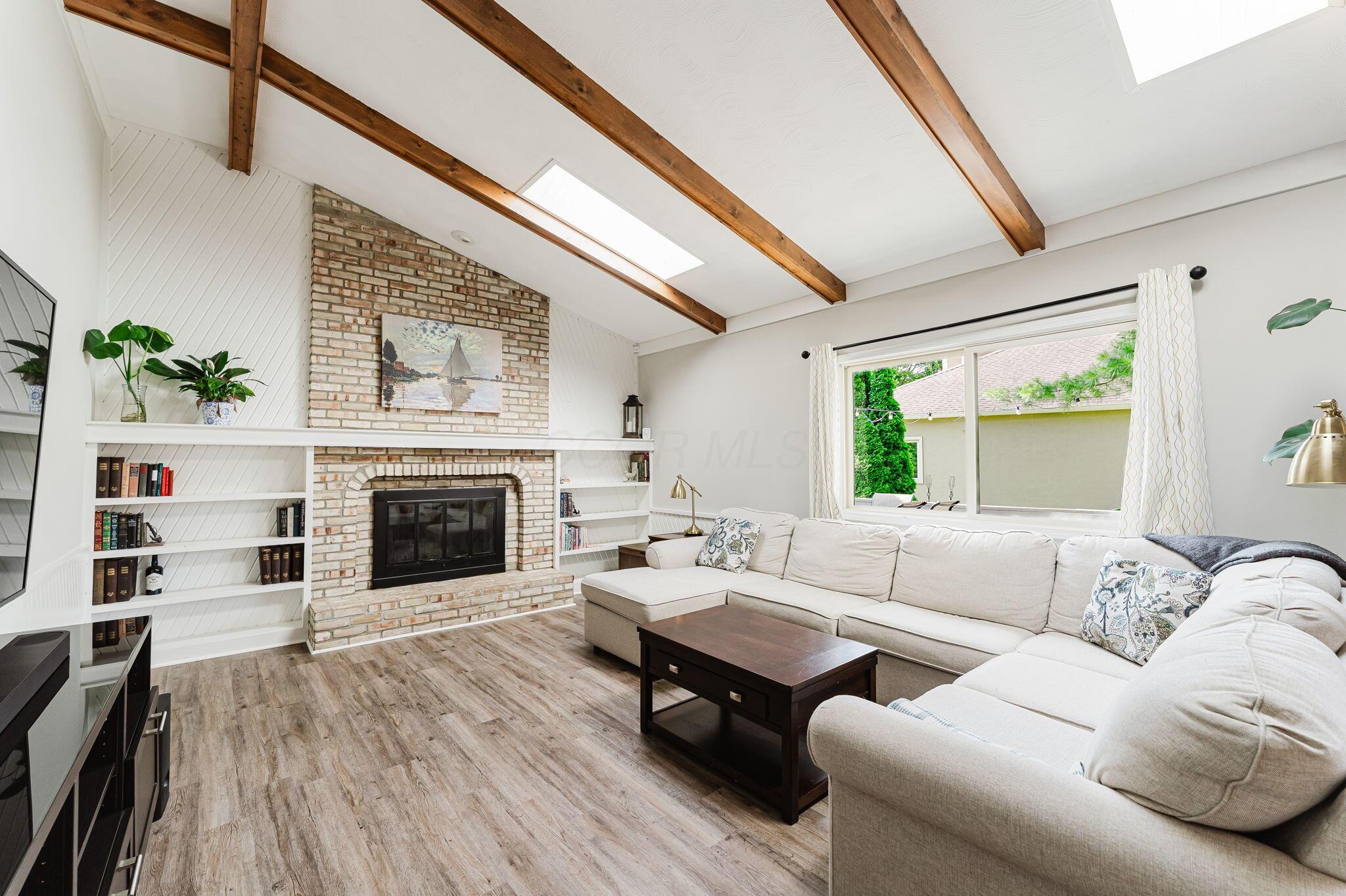 1015 Pine View Road Westerville, OH 43081 - Photo 15 of 44 Family Room