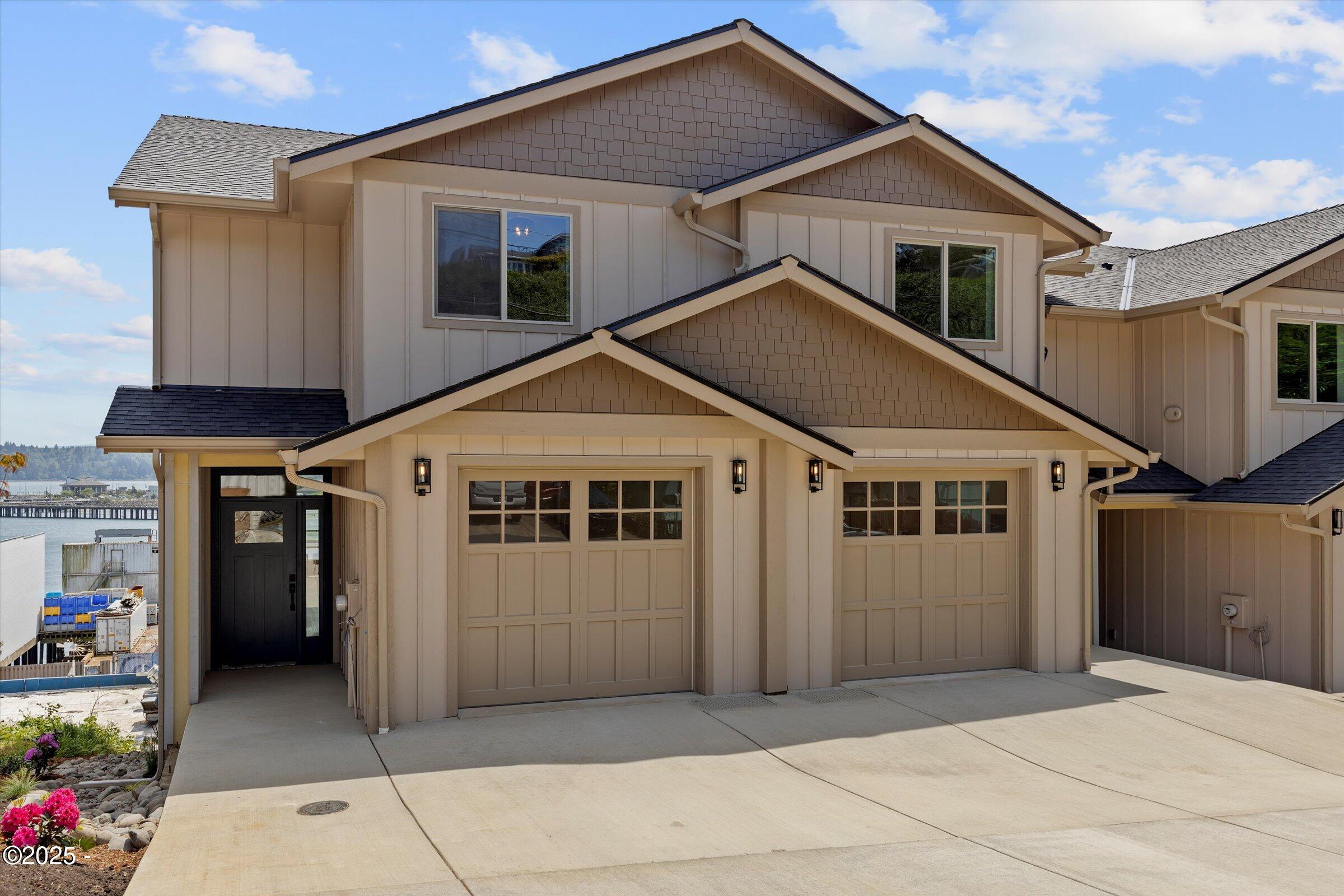815 Southwest 13th Street, Unit 3 Newport, OR 97365 - Photo 4 of 46 35-IMG_1355