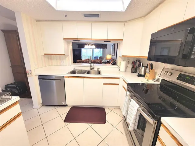 $175,000 | 6507 Stone River Road, Unit 302, Bradenton, FL 34203