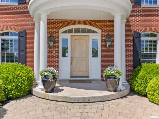 $1,595,000 | 18775 Unsicker Road, Groveland, IL 61535