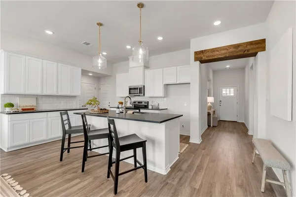 $2,500 | 3572 Pointe Du Hoc Drive, Bryan, TX 77808