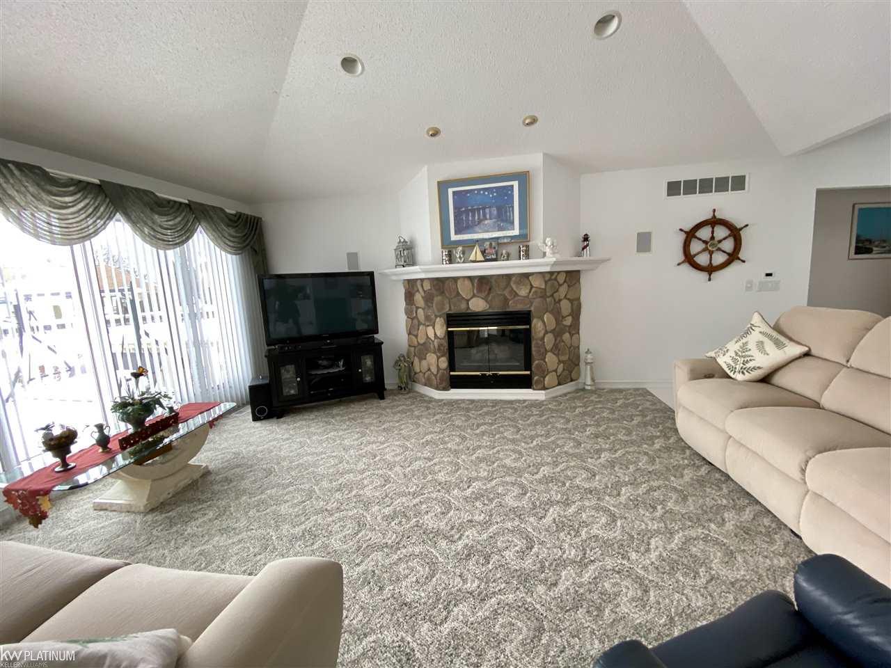 33770 Lighthouse Pointe Chesterfield, MI 48047 - Photo 3 of 27