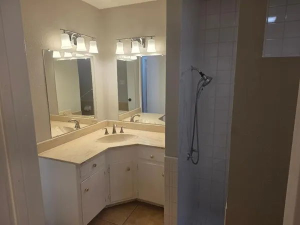 $3,200 | Undisclosed Address, Hurst, TX 76054