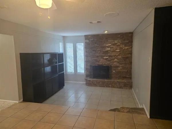 $3,200 | Undisclosed Address, Hurst, TX 76054