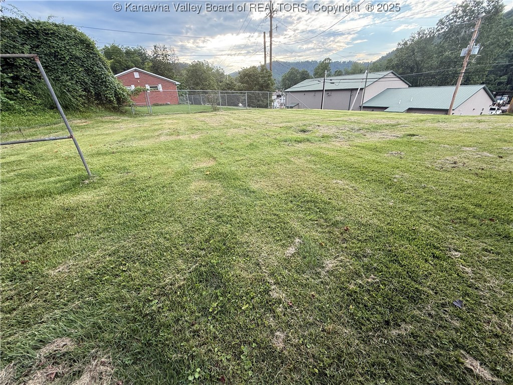 8091 Old Logan Road Chapmanville, WV 25508 - Photo 23 of 31 Gallery Image 23