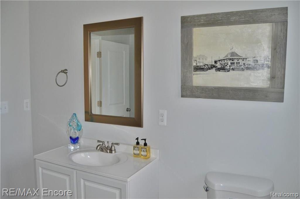 31215 West Rutland Street Beverly Hills, MI 48025 - Photo 13 of 26
