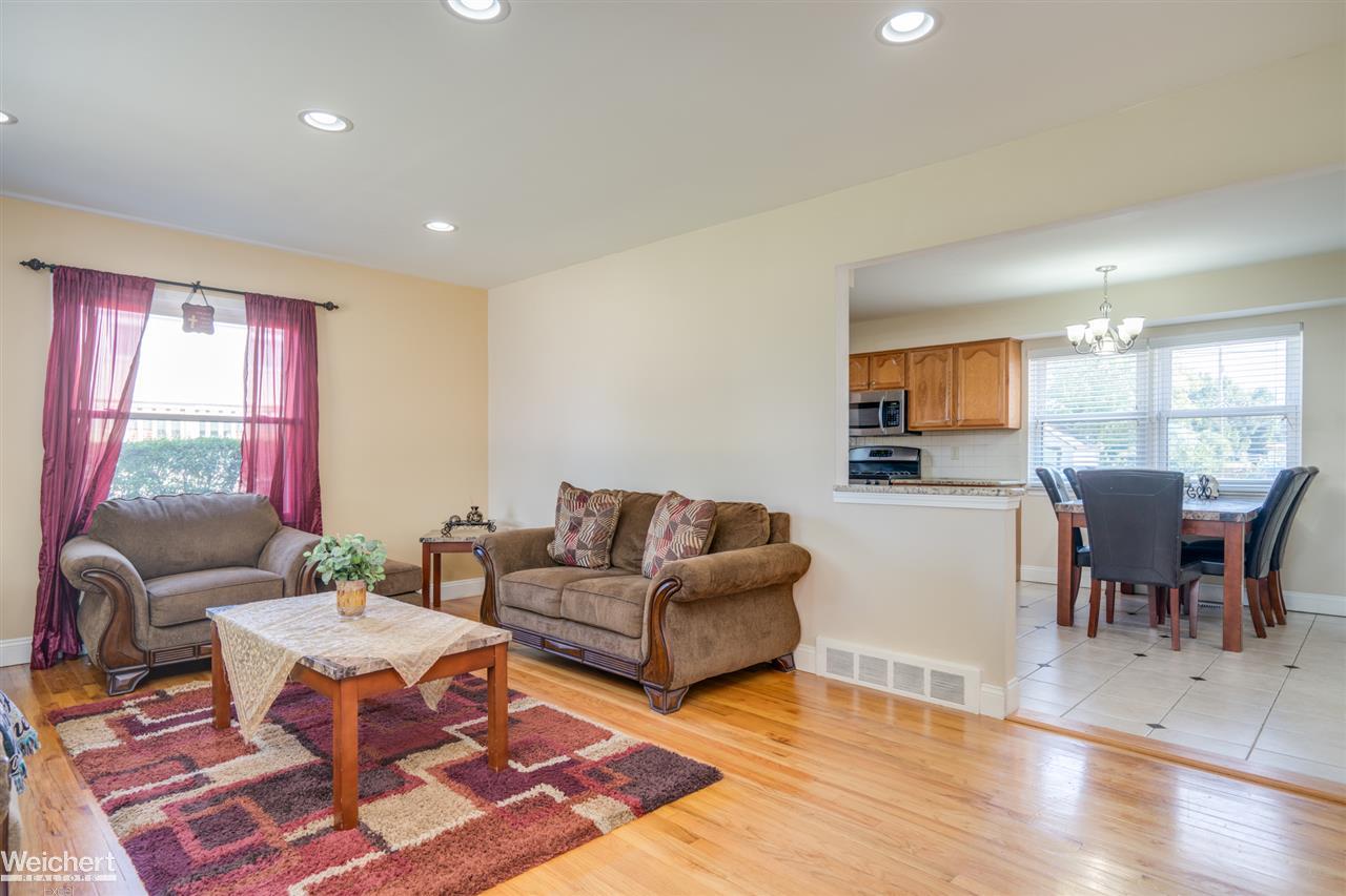 14231 Cranbrook Road Sterling Heights, MI 48312 - Photo 10 of 35 31358080-9.JPG