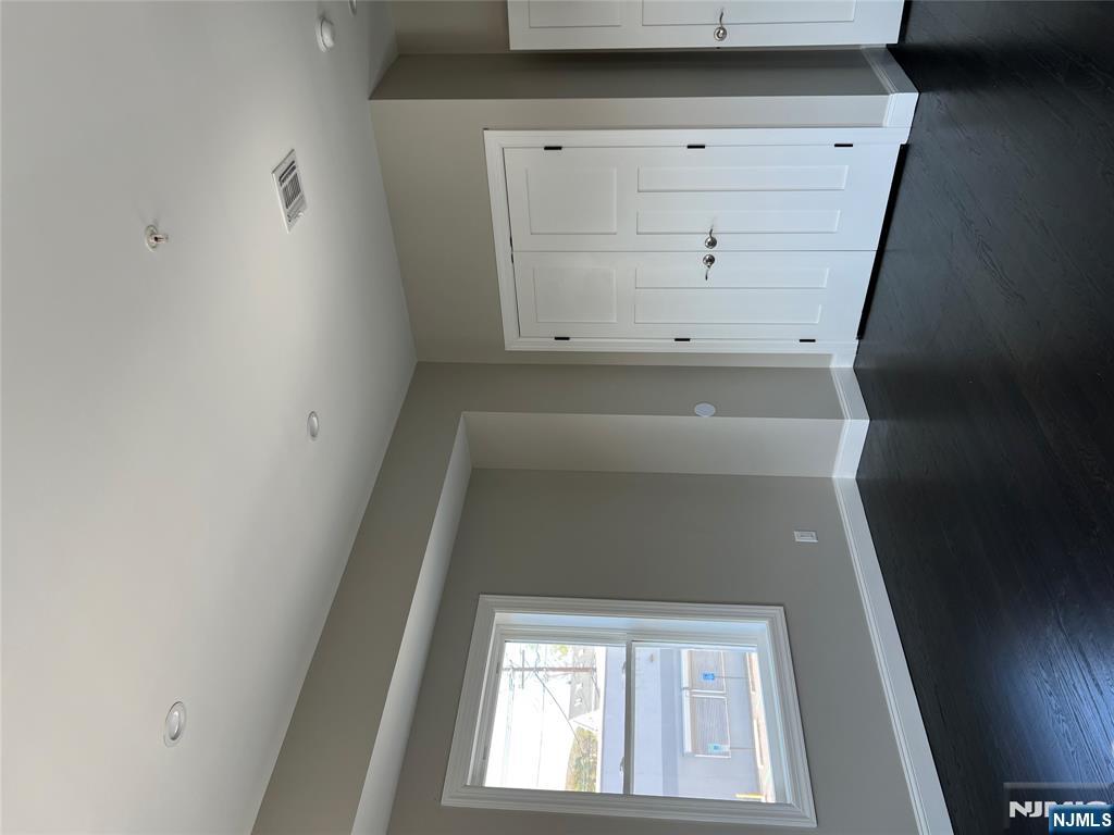 421 Haledon Avenue Haledon, NJ 07508 - Photo 4 of 15