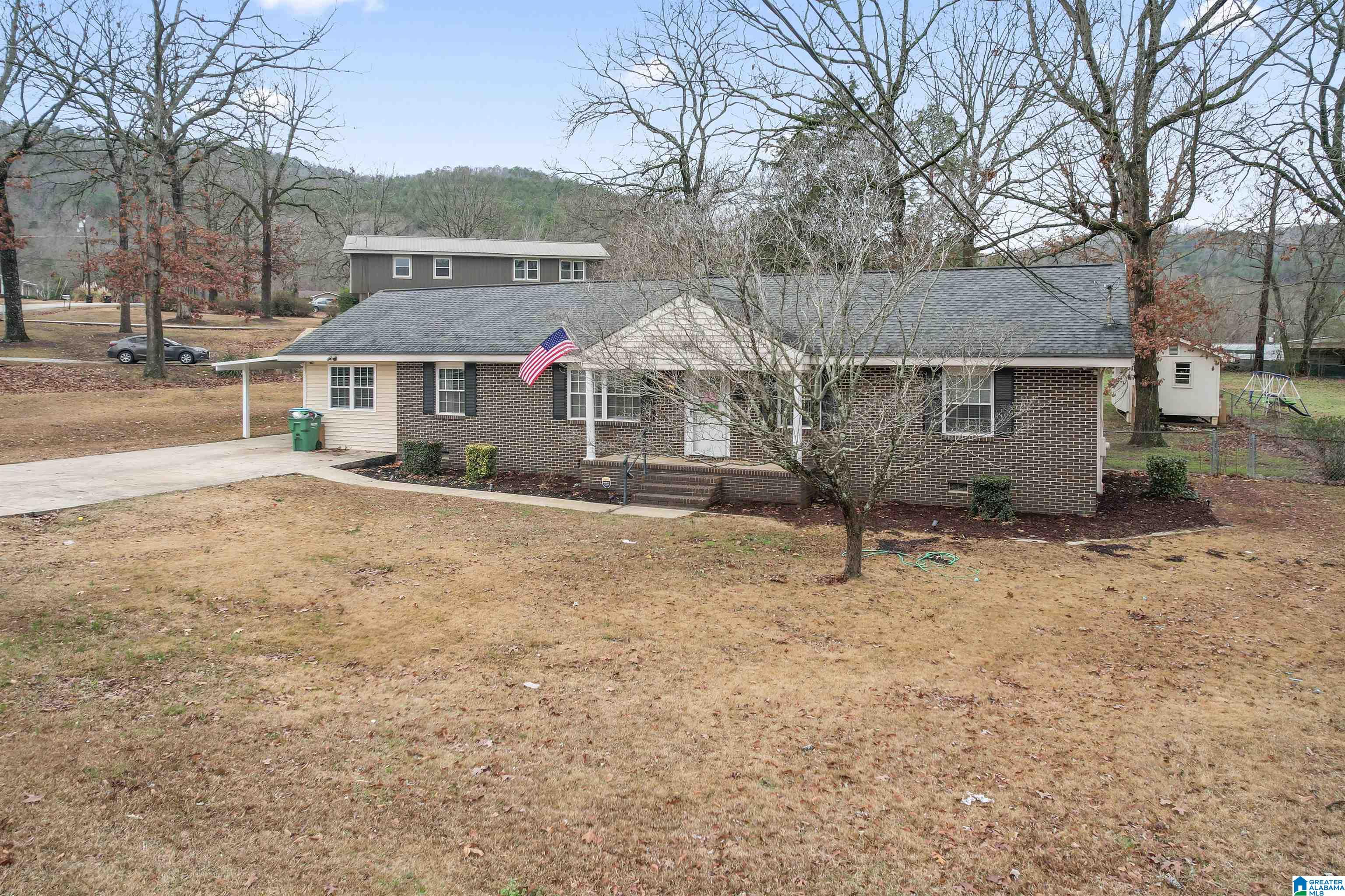 832 Center Point Road Sylacauga, AL 35151 - Photo 3 of 33