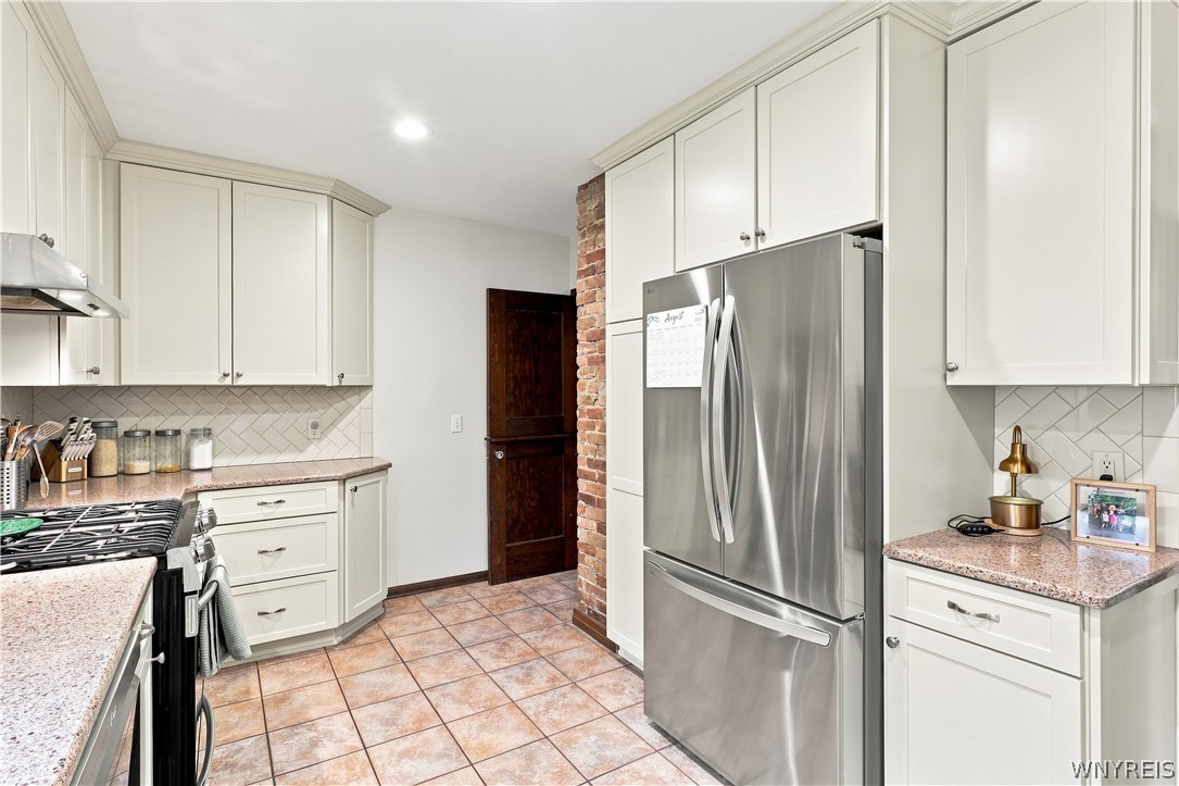 68 Radcliffe Road Buffalo, NY 14214 - Photo 7 of 43 Gallery Image 7