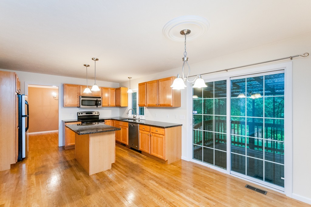47 Stonehedge Road Franklin, MA 02038 - Photo 2 of 25 Gallery Image 2