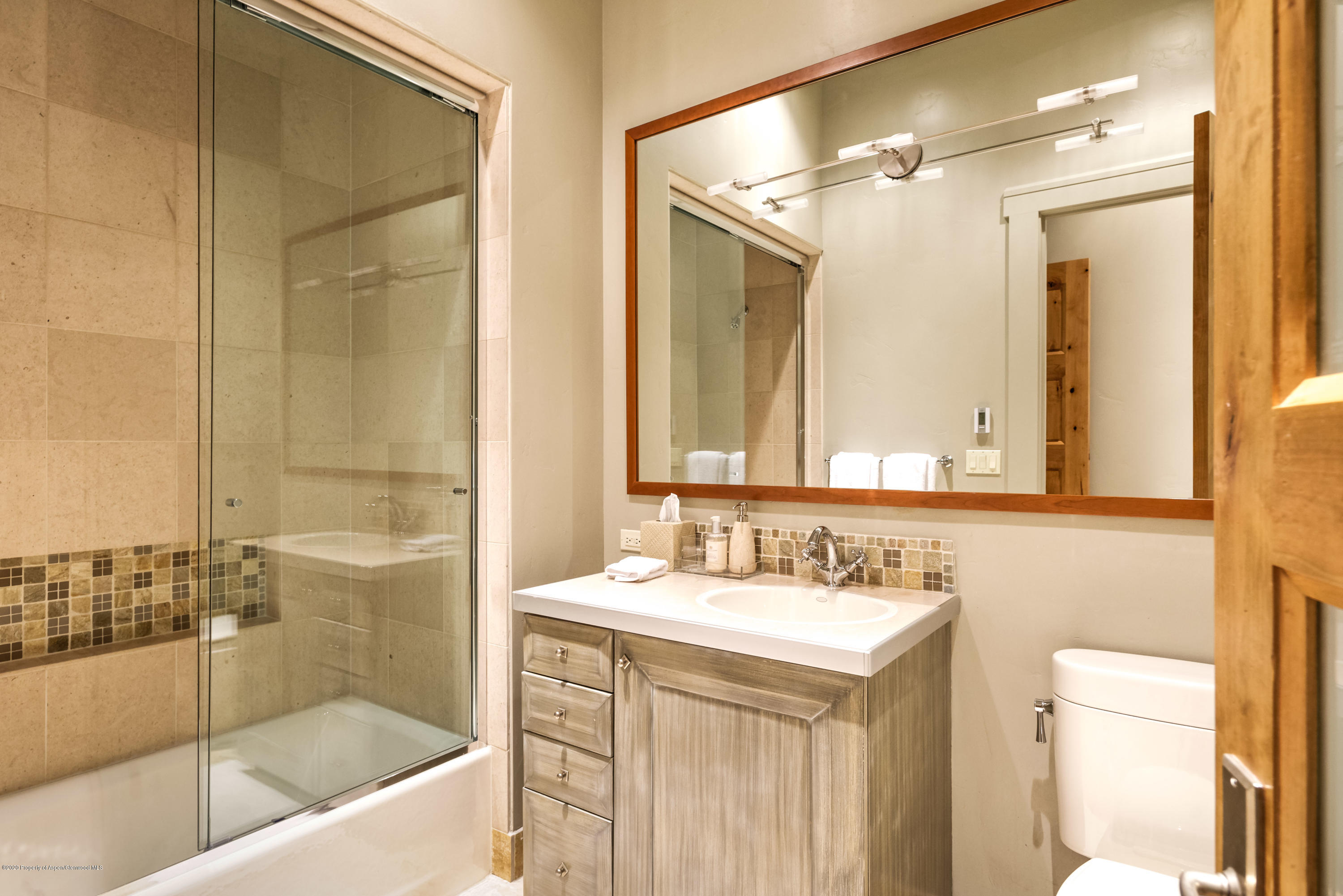 501 Rio Grande Place, Unit 204 Aspen, CO 81611 - Photo 20 of 28 501RioGrande204_HiRes029