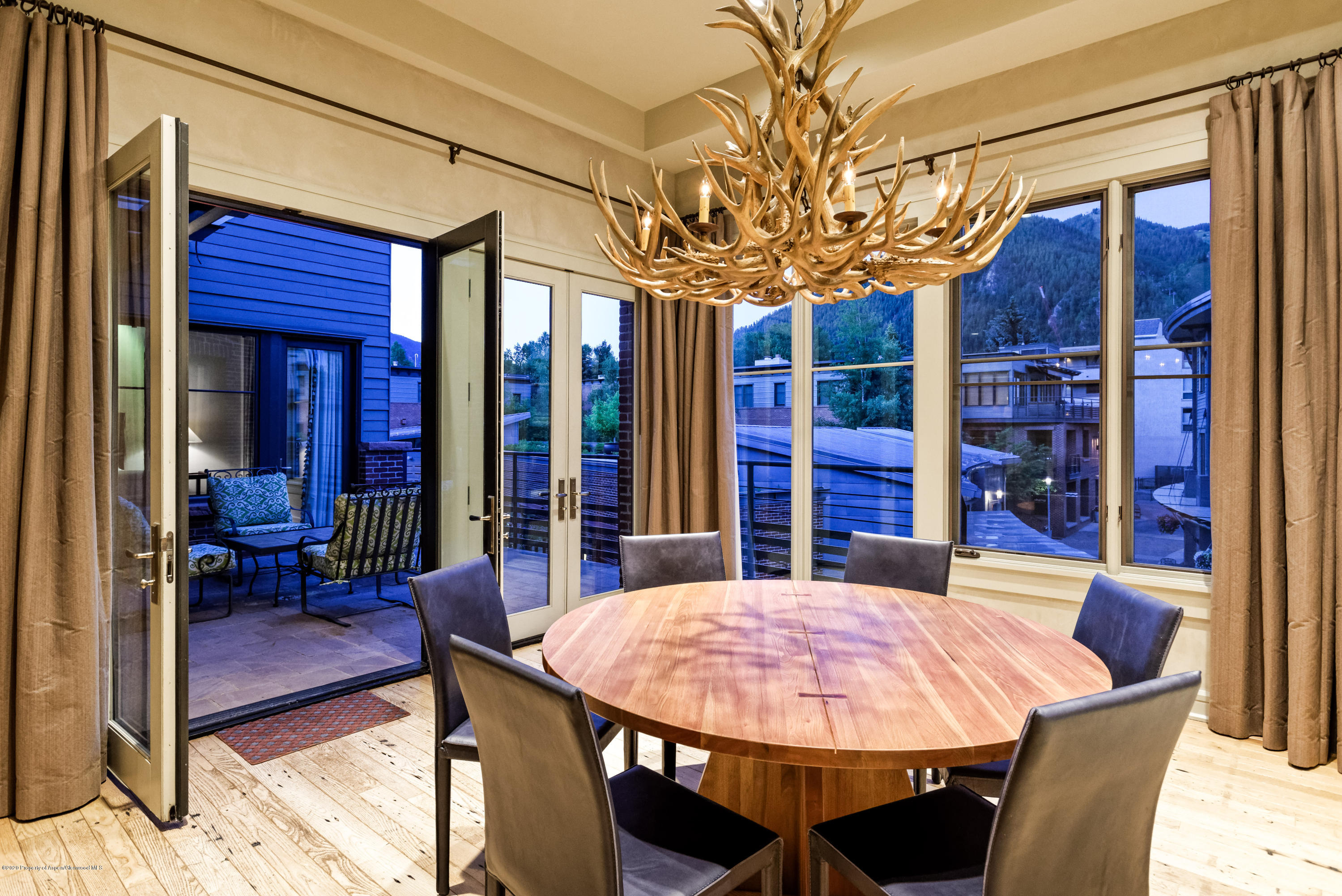 501 Rio Grande Place, Unit 204 Aspen, CO 81611 - Photo 6 of 28 501RioGrande204_HiRes018