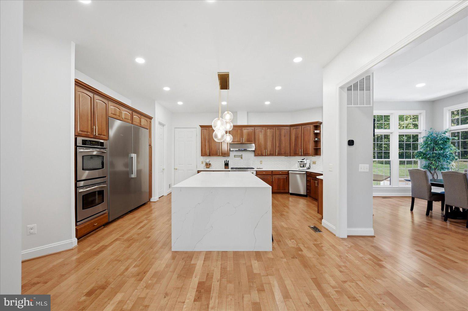 42886 Iron Bit Place Chantilly, VA 20152 - Photo 8 of 60