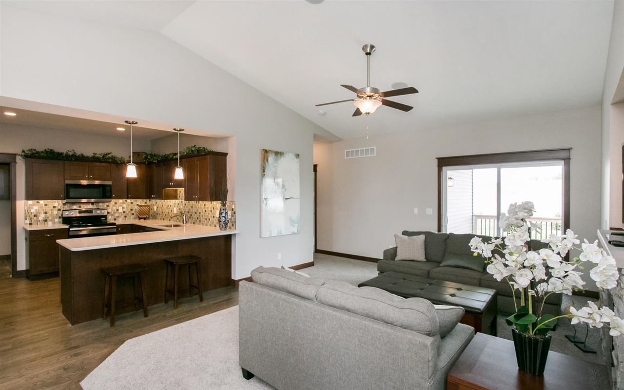 460 Ridge View Drive Fairfax, IA 52228 - Photo 6 of 24 Gallery Image 6