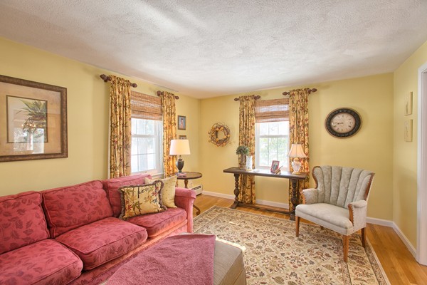 38 Tolland Road North Andover, MA 01845 - Photo 11 of 29 Gallery Image 11
