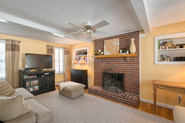 38 Tolland Road North Andover, MA 01845 - Photo 5 of 29 Gallery Image 5