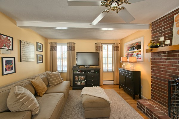 38 Tolland Road North Andover, MA 01845 - Photo 6 of 29 Gallery Image 6