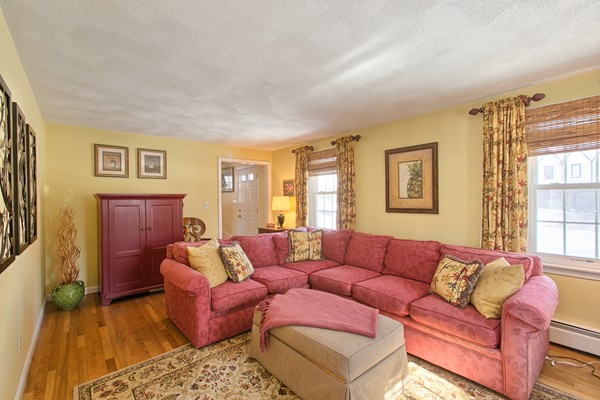 38 Tolland Road North Andover, MA 01845 - Photo 10 of 29 Gallery Image 10