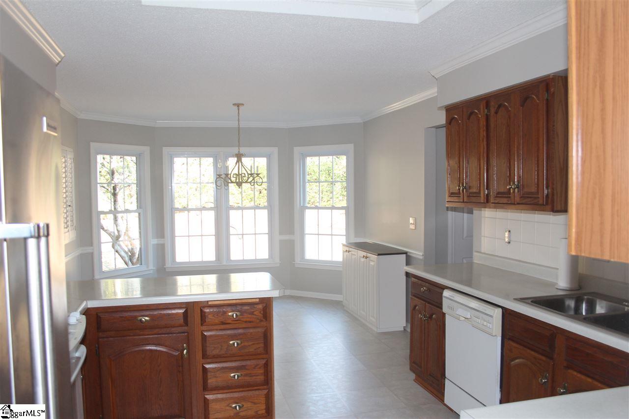 409 Quail Run Circle Fountain Inn, SC 29644 - Photo 8 of 36 Gallery Image 8
