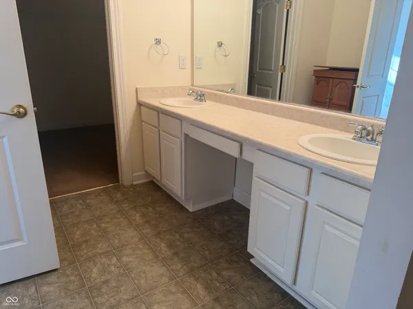 $304,500 | 9663 Stonewall Lane, Avon, IN 46123