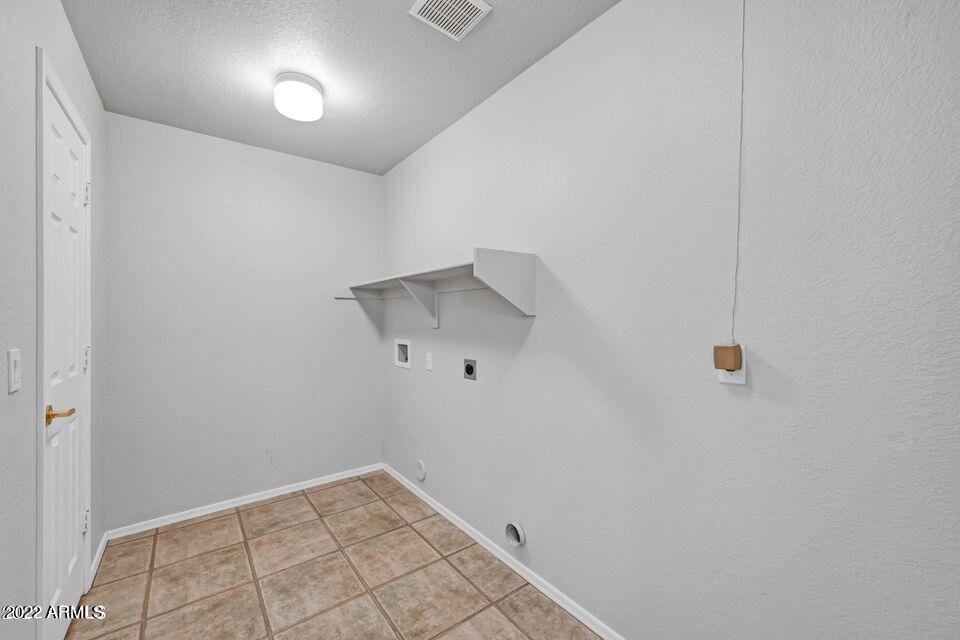 6410 West Hackamore Drive Phoenix, AZ 85083 - Photo 31 of 50 a view of small space