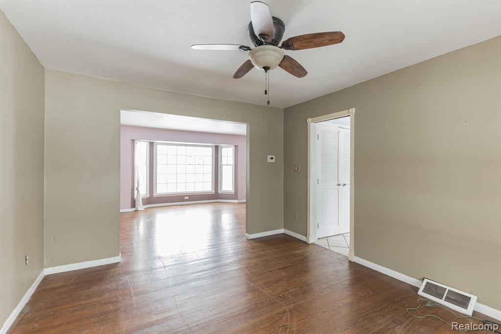 36309 Paddleford Road Farmington Hills, MI 48331 - Photo 18 of 32
