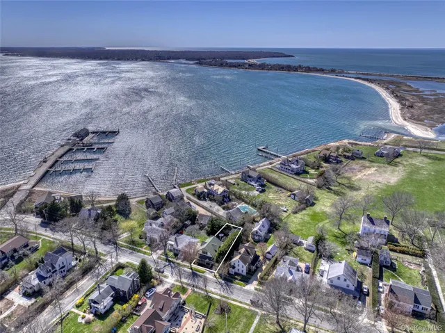 $980,000 | 1740 Village Lane, Orient, NY 11957