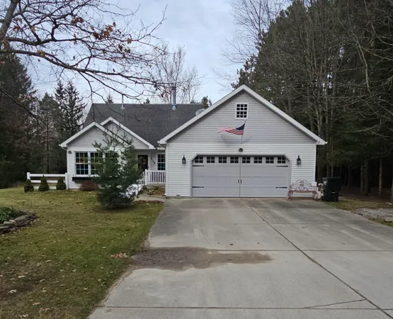 $385,900 | 9138 White Pine Drive, Canadian Lakes, MI 49346